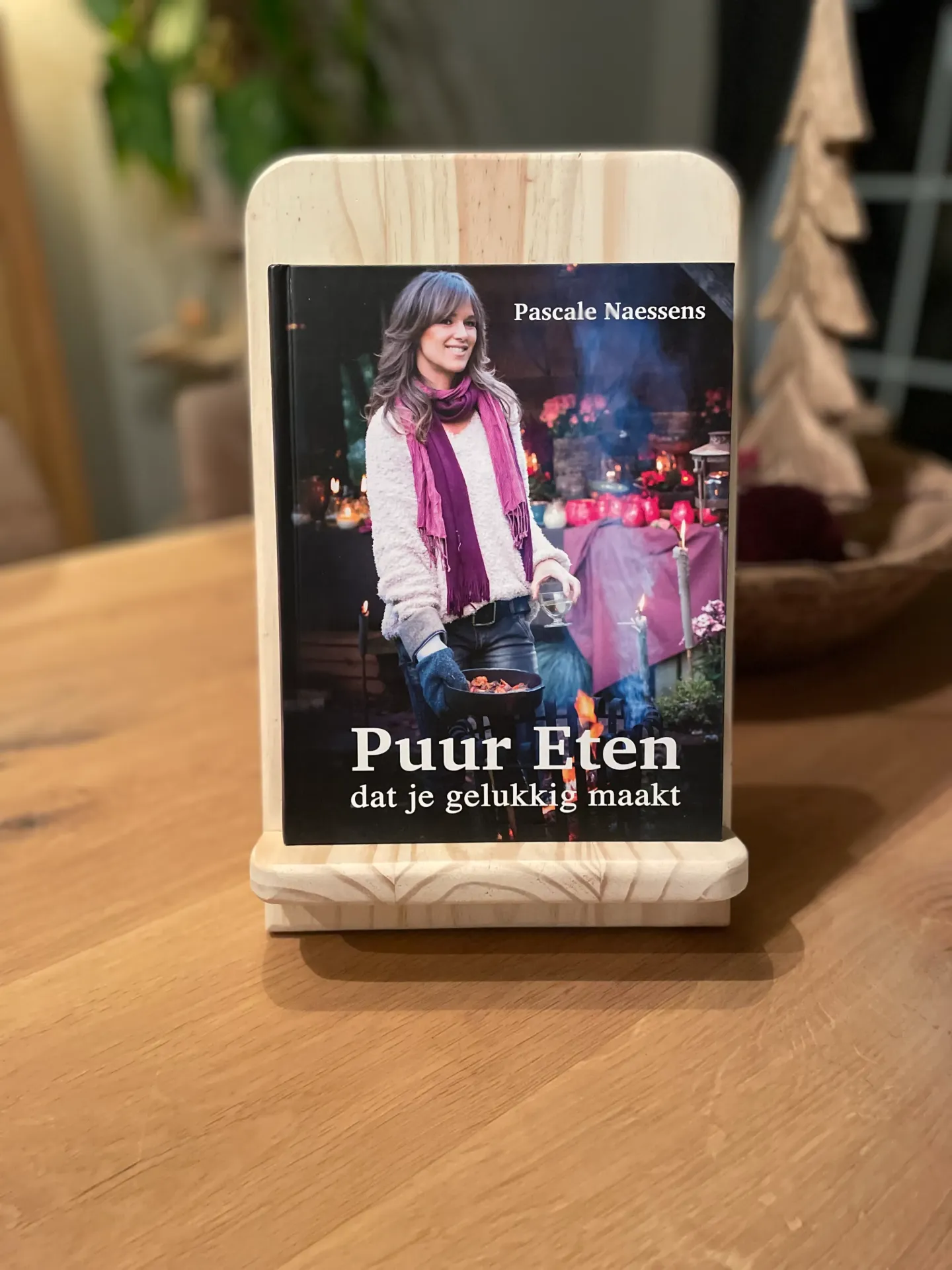 Maßgefertigter Bücherständer.