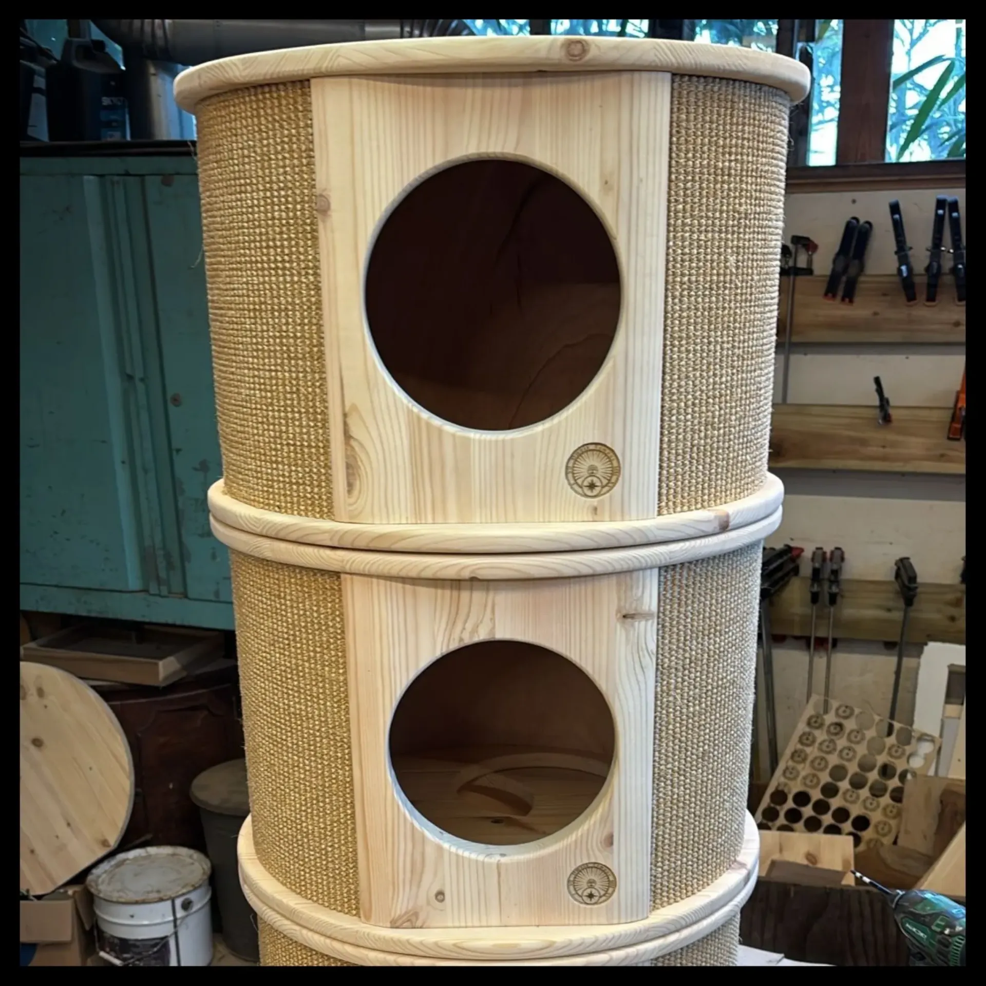 Arbre à gratter en bois massif Double — Double avec passage